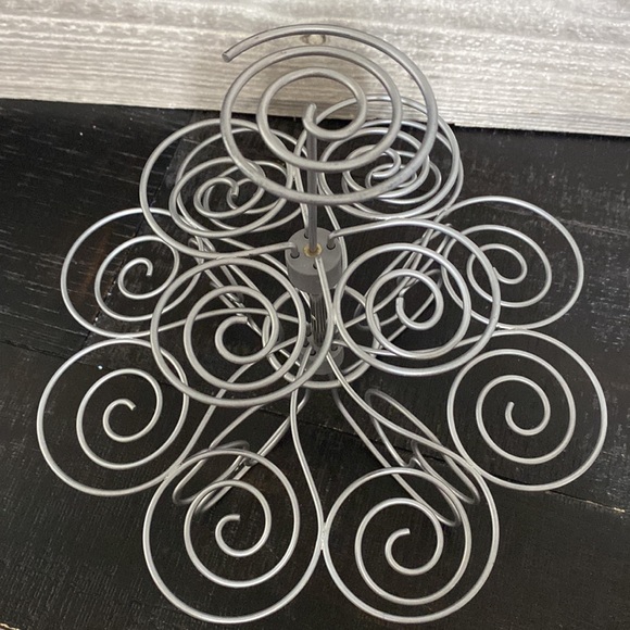 Silver Wilton Metal Cupcake Stand! - Picture 2 of 2